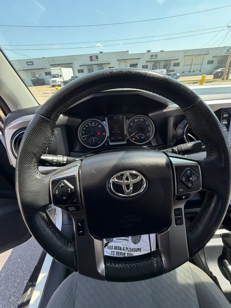 Used 2021 Toyota Tacoma SR5 w/ SR5 Appearance Package (SM) RWD image 20