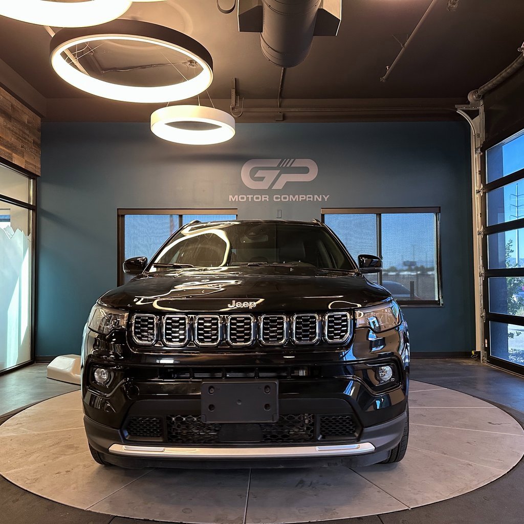 Used 2025 Jeep Compass Limited image 8