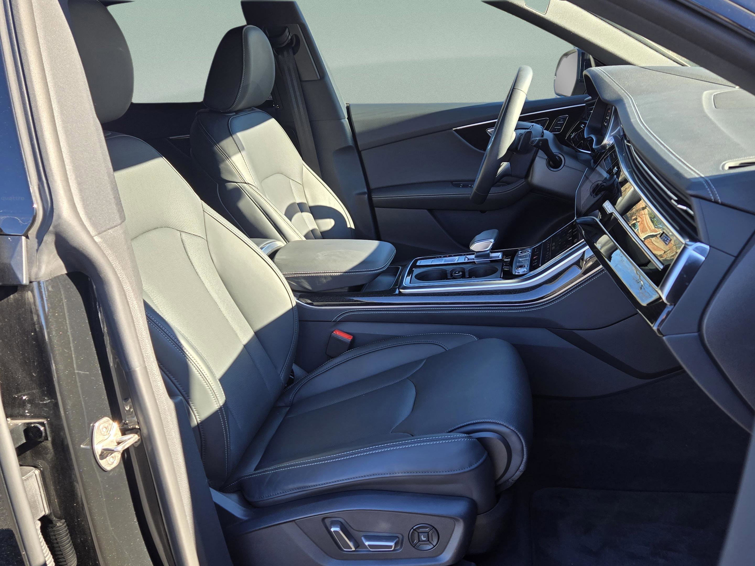 Used 2025 Audi Q8 Prestige w/ Prestige Package image 15