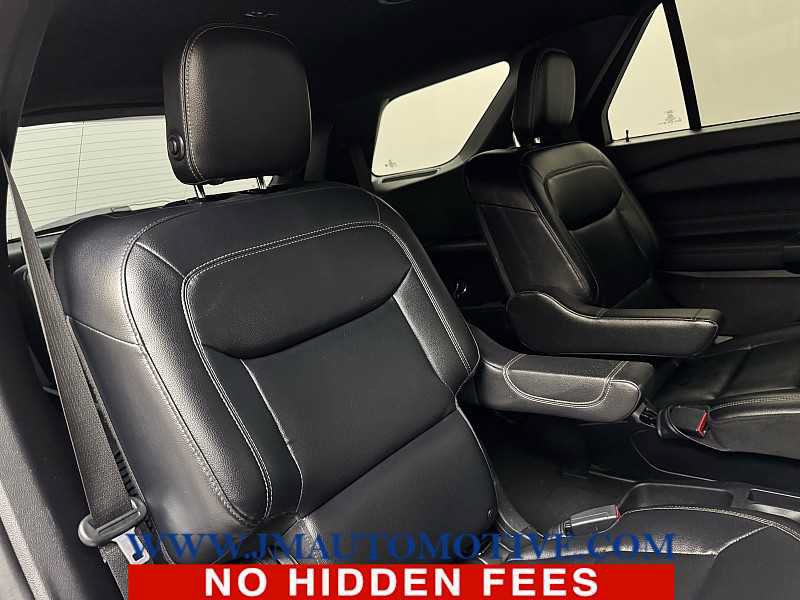 Used 2020 Ford Explorer XLT w/ Equipment Group 202A AWD/4WD image 21