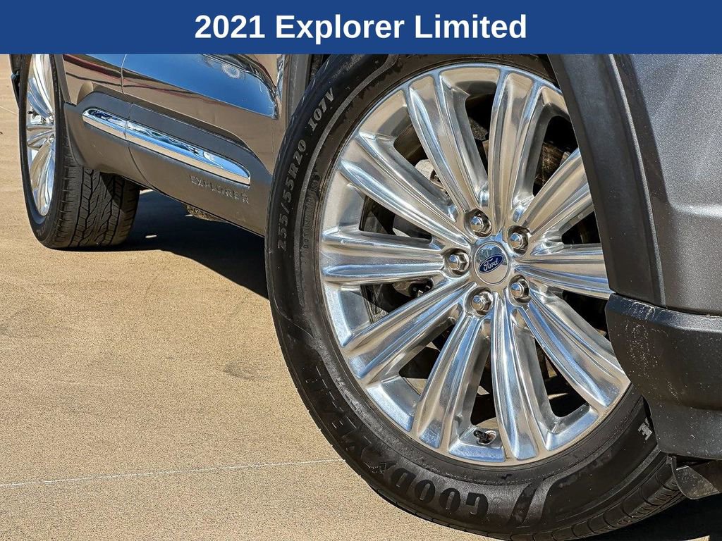 Used 2021 Ford Explorer Limited w/ Equipment Group 301A image 2