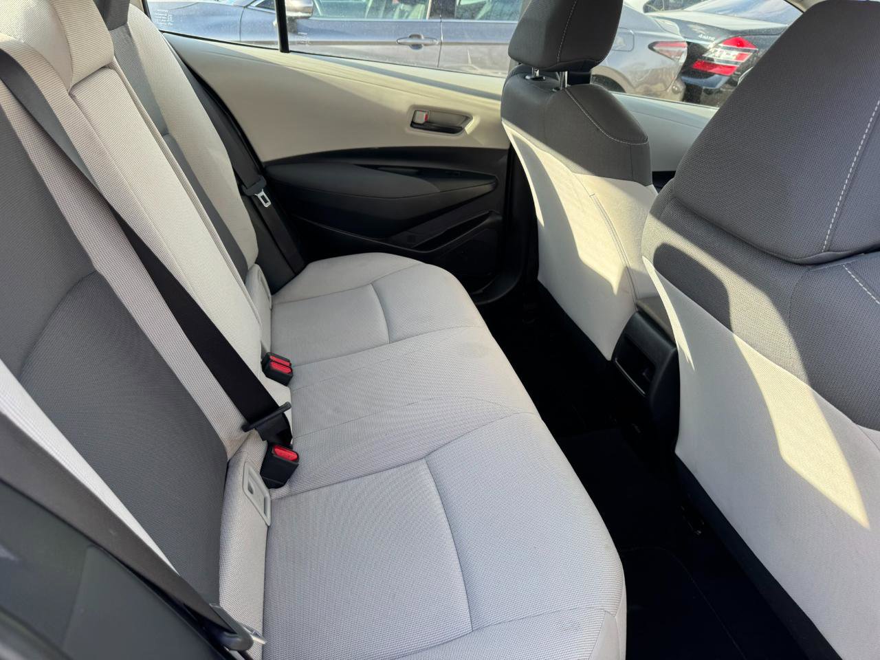 Used 2022 Toyota Corolla LE image 22