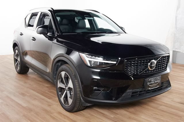 Certified 2026 Volvo XC40 B5 Plus w/ Protection Package Premier AWD/4WD image 3