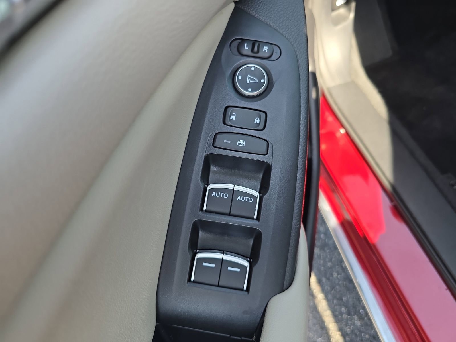 Used 2022 Honda Accord Touring image 14