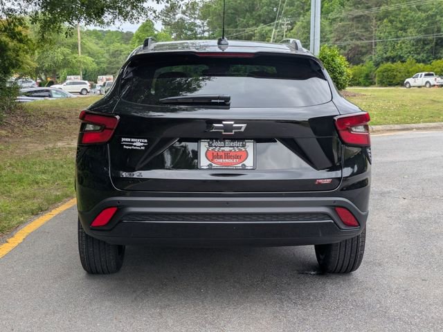 New 2026 Chevrolet Trax RS w/ Sunroof Package FWD image 3