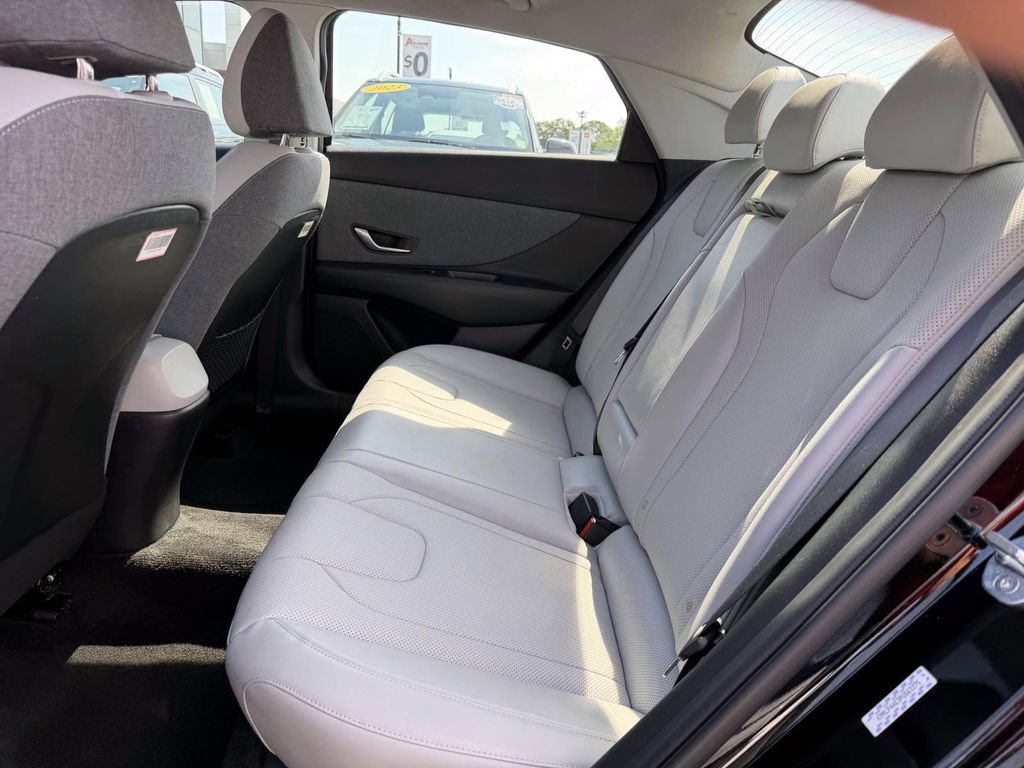 Certified 2023 Hyundai Elantra Limited FWD image 13