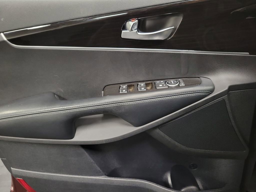 Used 2019 Kia Sorento LX image 23