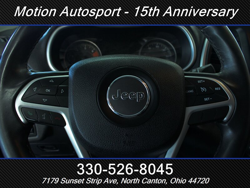 Used 2016 Jeep Cherokee Trailhawk AWD/4WD image 13