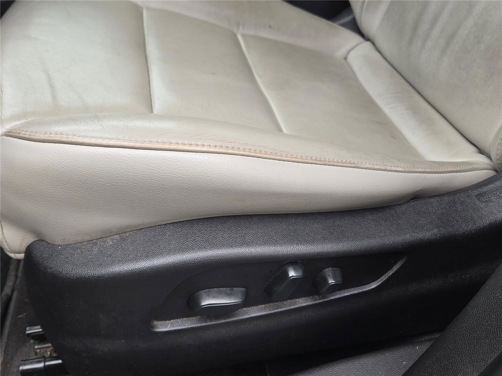 Used 2019 Cadillac XT4 Premium Luxury w/ Driver Awareness Package image 18