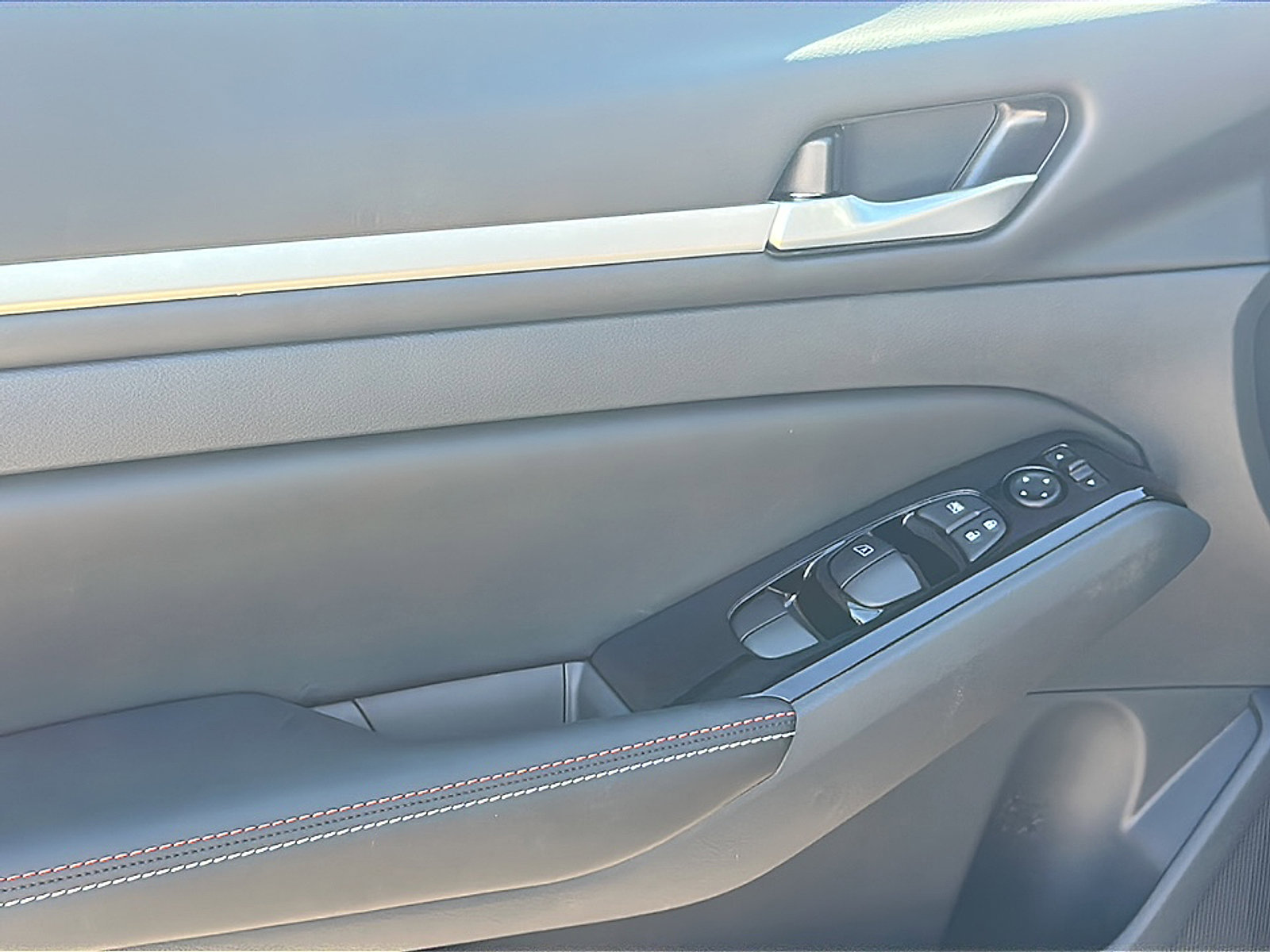 New 2025 Nissan Altima 2.5 SR w/ SR Premium Package image 13