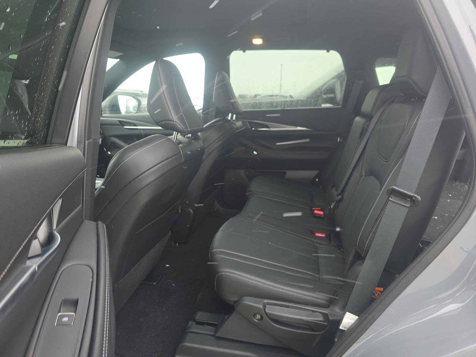 Used 2025 INFINITI QX60 Luxe w/ Black Edition image 8