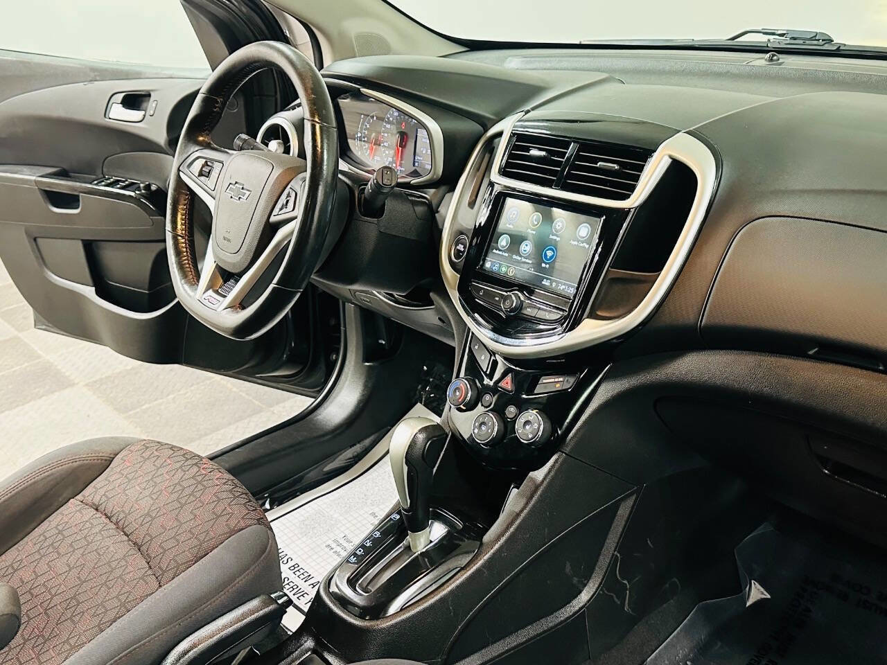 Used 2019 Chevrolet Sonic LT w/ Convenience Package FWD image 9