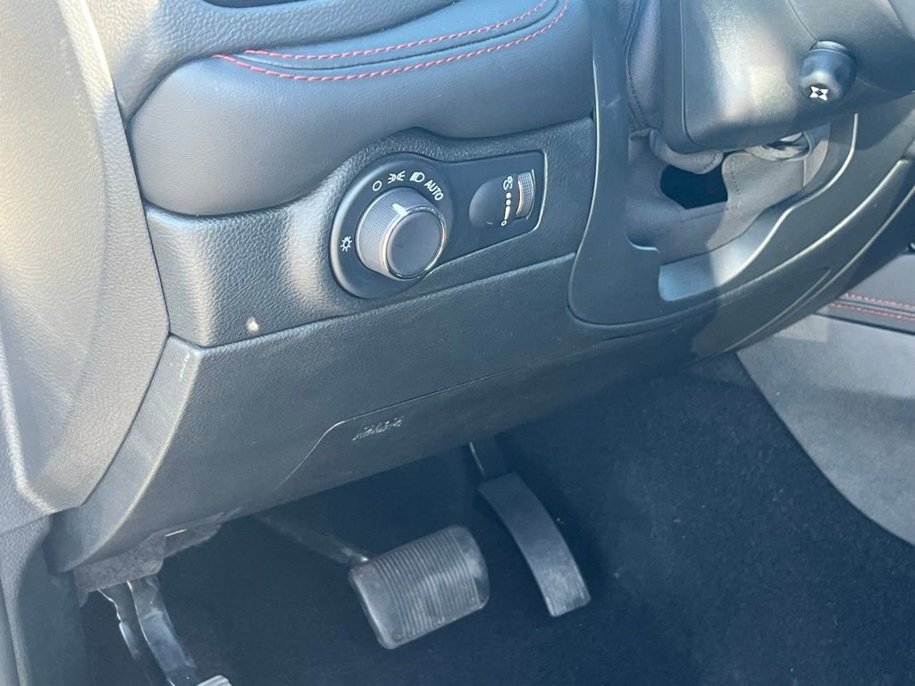 Used 2025 Dodge Durango GT AWD/4WD image 29