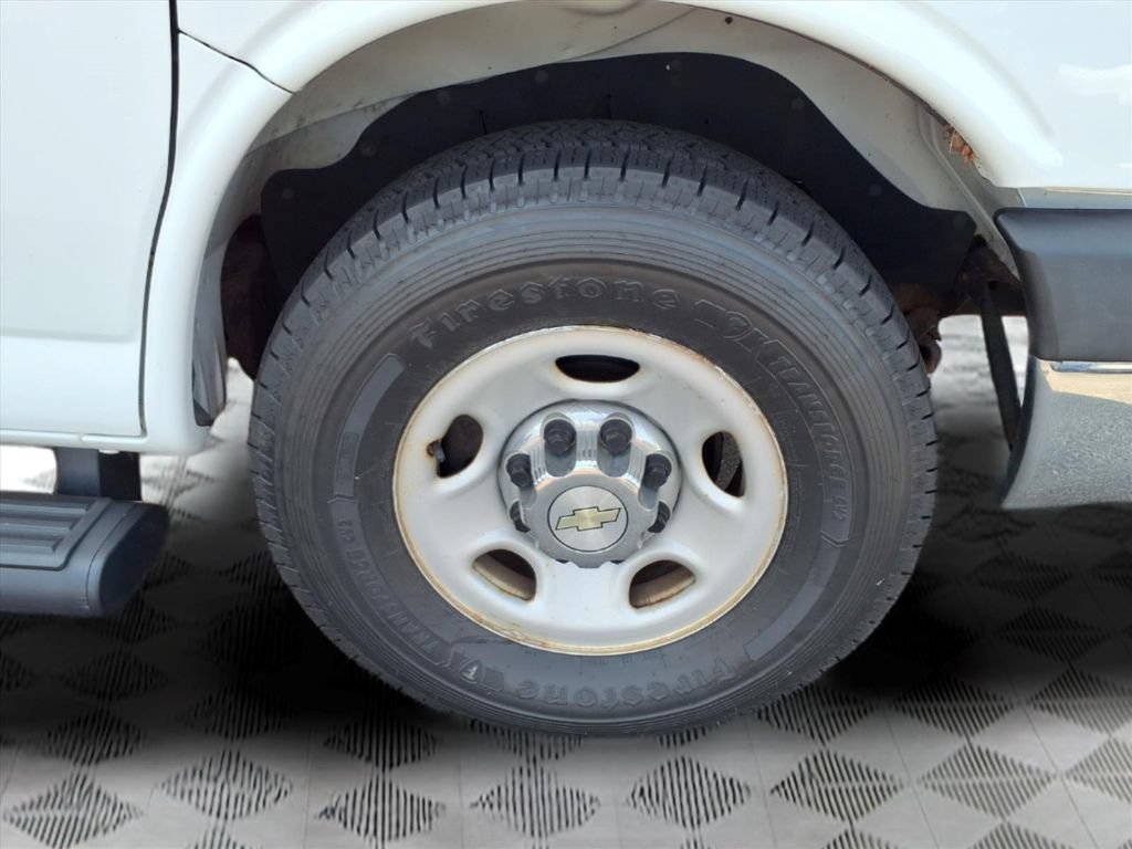 Used 2015 Chevrolet Express 3500 LT w/ LT Preferred Equipment Group RWD image 21