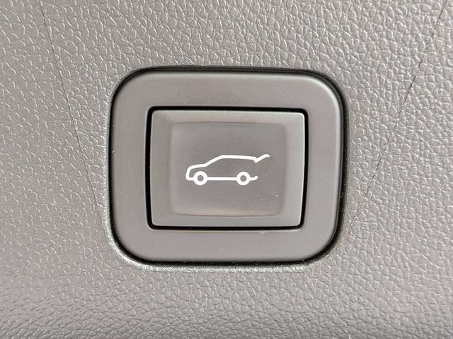 Used 2025 Chevrolet Tahoe Z71 AWD/4WD image 14