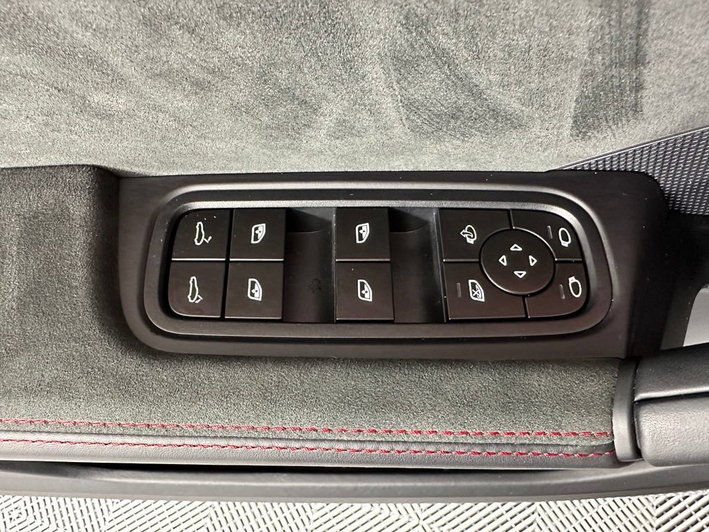 Certified 2026 Porsche Cayenne GTS AWD/4WD image 19