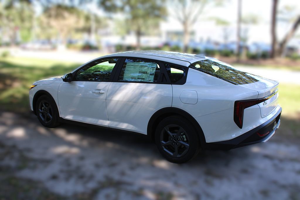 New 2025 Kia K4 LXS image 12