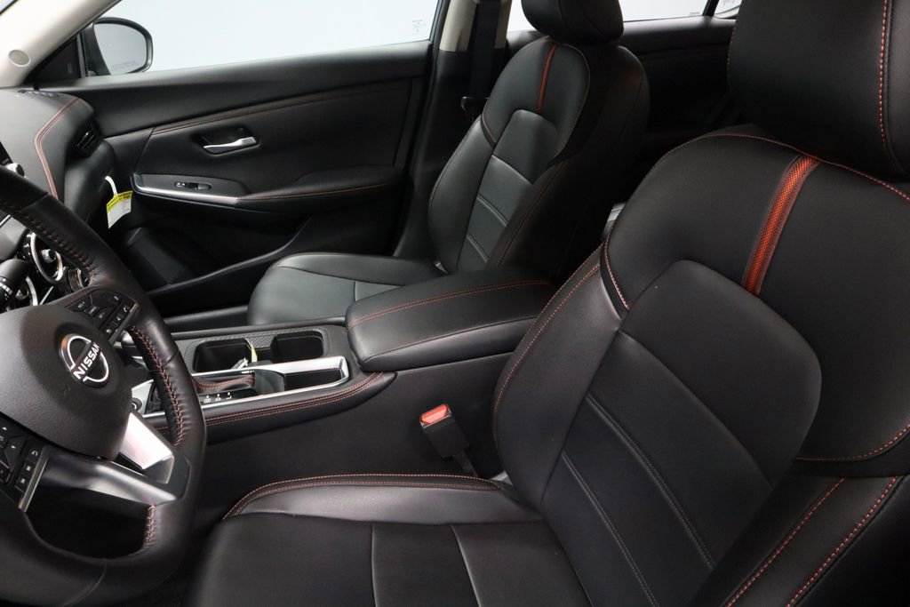 Certified 2025 Nissan Sentra SR w/ SR Premium Package image 25