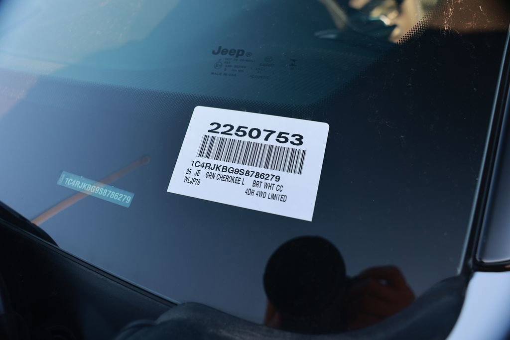 New 2025 Jeep Grand Cherokee L Limited image 36