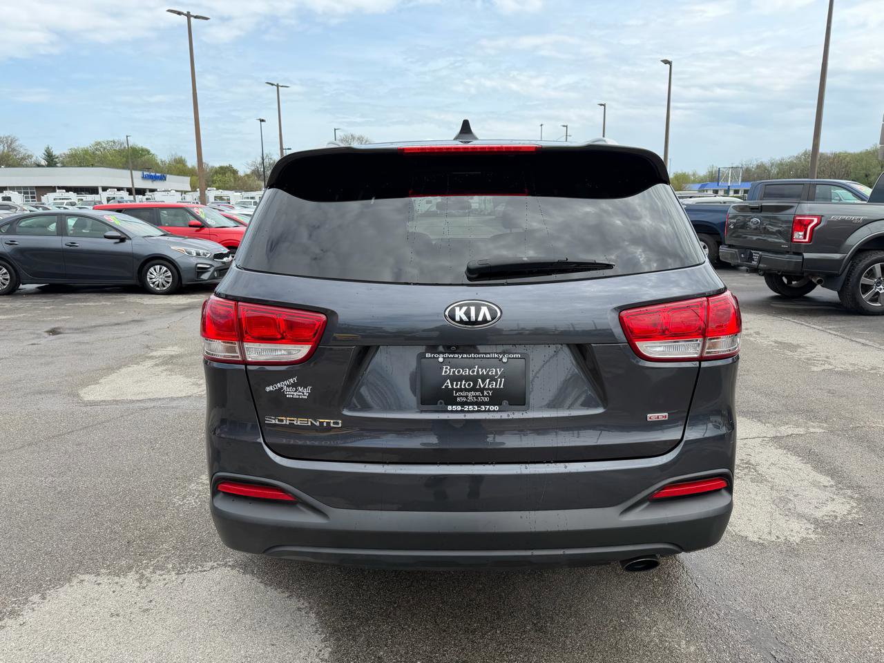 Used 2018 Kia Sorento LX image 4