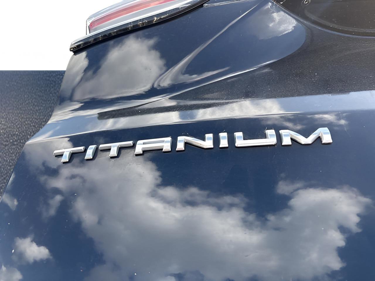 Used 2021 Ford Escape Titanium w/ Titanium Premium Package image 18