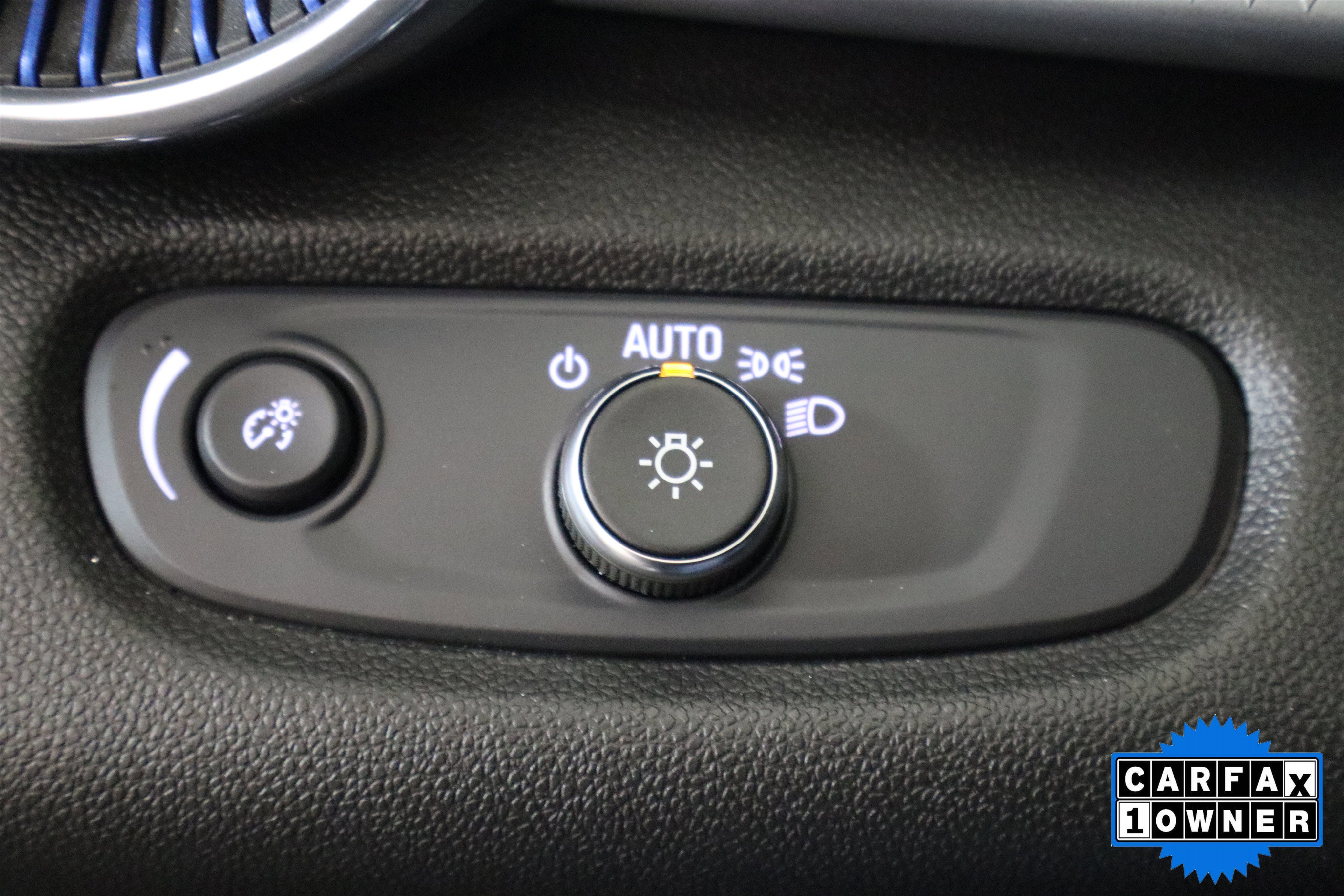 Used 2025 Chevrolet Trax LT image 33