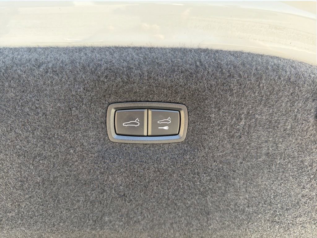 Used 2022 Porsche Taycan RWD image 10