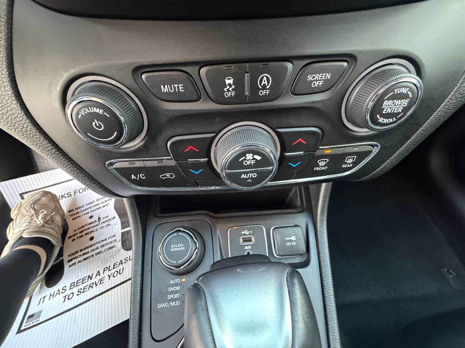 Used 2020 Jeep Cherokee Limited AWD/4WD image 35