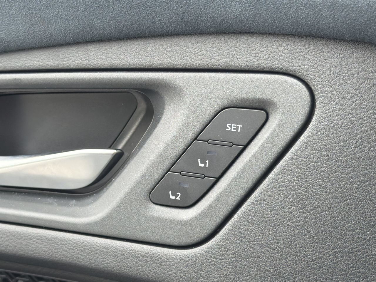 Certified 2023 Nissan Ariya AWD/4WD image 15