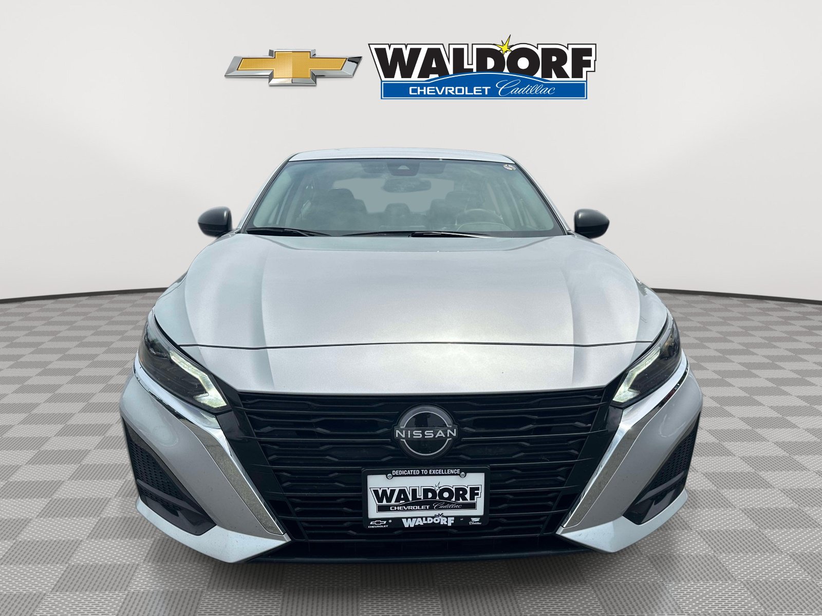 Used 2024 Nissan Altima 2.5 SV FWD image 2