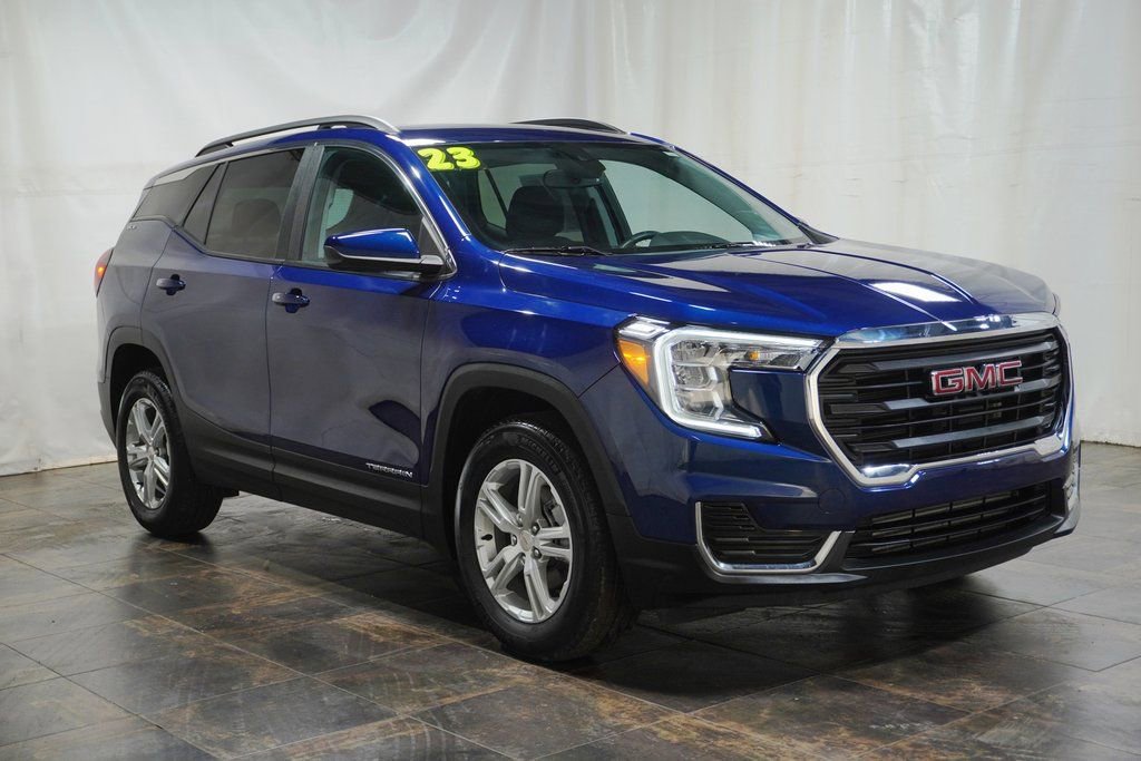 Used 2023 GMC Terrain SLE w/ Driver Convenience Package image 1