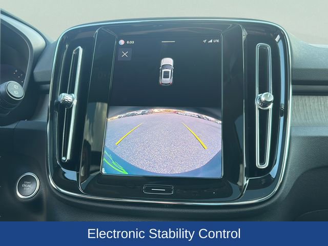 Used 2023 Volvo XC40 B5 Plus image 11