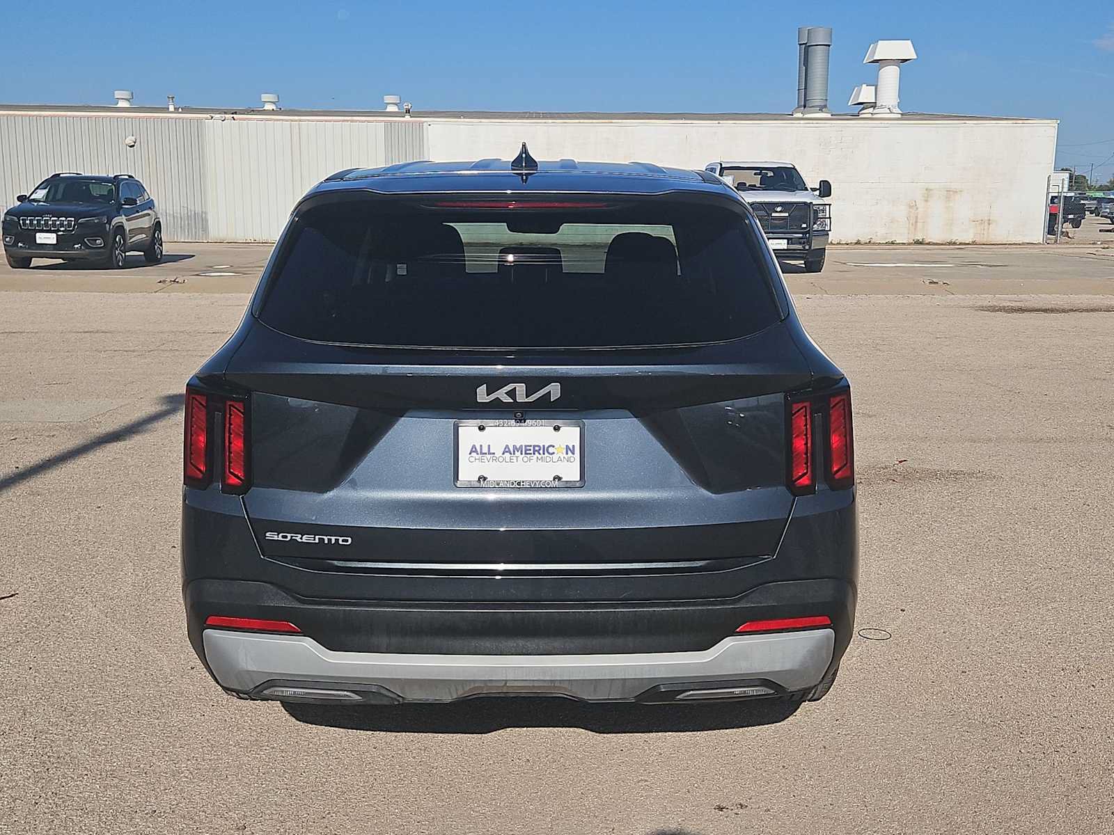 Used 2024 Kia Sorento LX FWD image 7