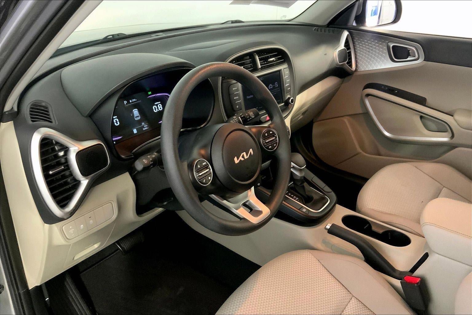 Used 2025 Kia Soul LX FWD image 14