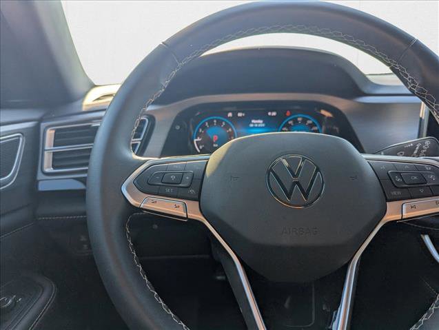 Certified 2025 Volkswagen Atlas Cross Sport SE w/ Panoramic Sunroof Package image 9