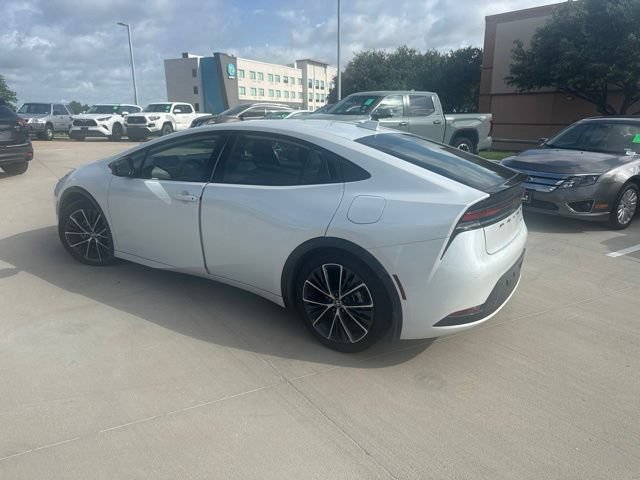 Used 2024 Toyota Prius XLE FWD image 5