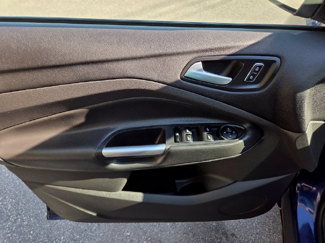 Used 2015 Ford Escape SE FWD image 12