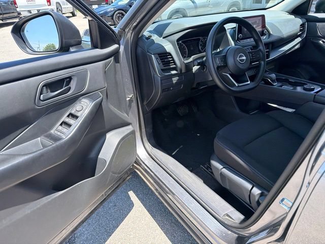 Used 2024 Nissan Rogue S AWD/4WD image 32