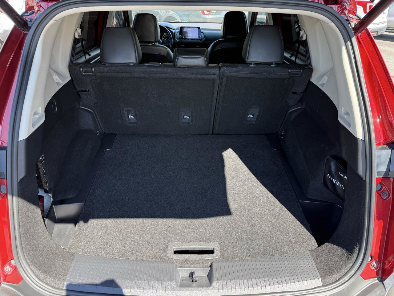 Used 2022 Nissan Rogue SV w/ SV Premium Package FWD image 18