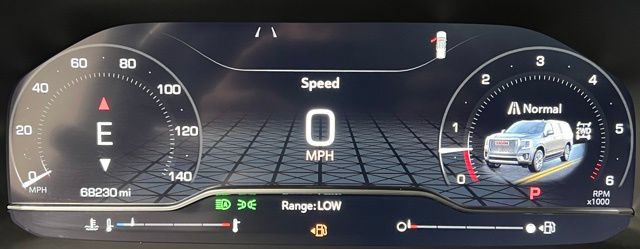 Used 2022 GMC Yukon XL Denali w/ Advanced Technology Package AWD/4WD image 25