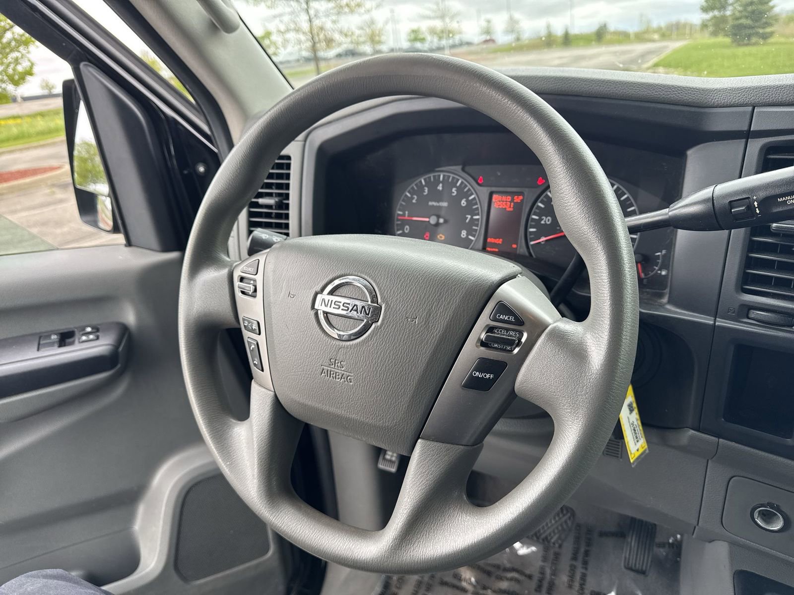 Used 2016 Nissan NV 3500 SV w/ SV Technology Package RWD image 17