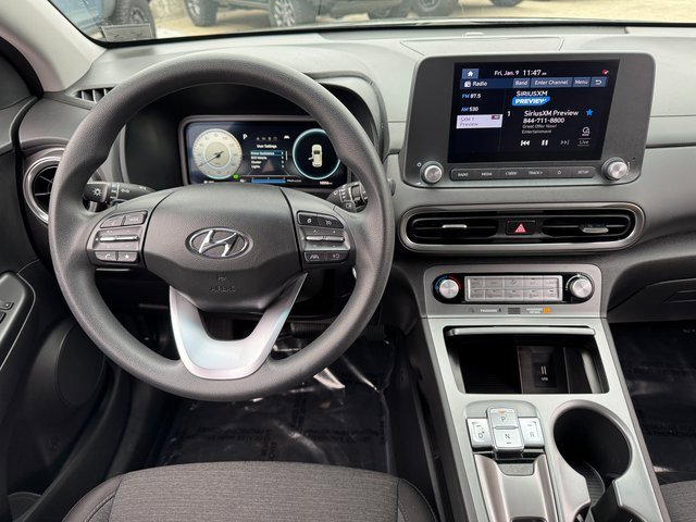Used 2023 Hyundai Kona SE image 4