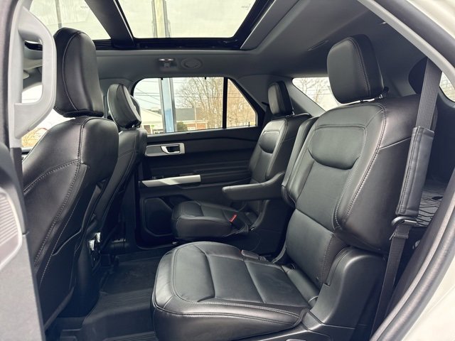 Used 2022 Ford Explorer Limited w/ Equipment Group 301A image 10