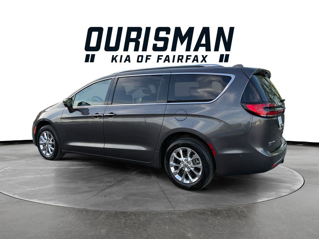 Used 2021 Chrysler Pacifica Touring-L w/ Premium & Safety Sphere Group image 4