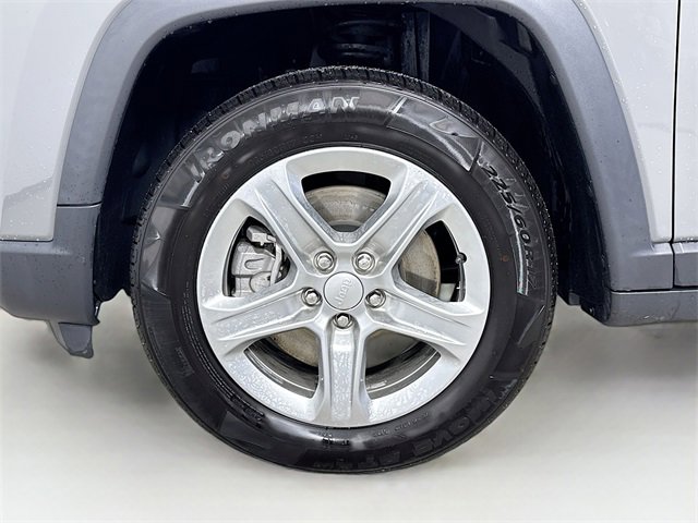 Used 2024 Jeep Compass Latitude image 29