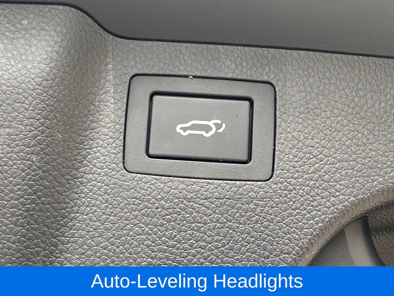 Used 2018 Hyundai Santa Fe Sport w/ 2.0T Ultimate Tech Package 05 image 12