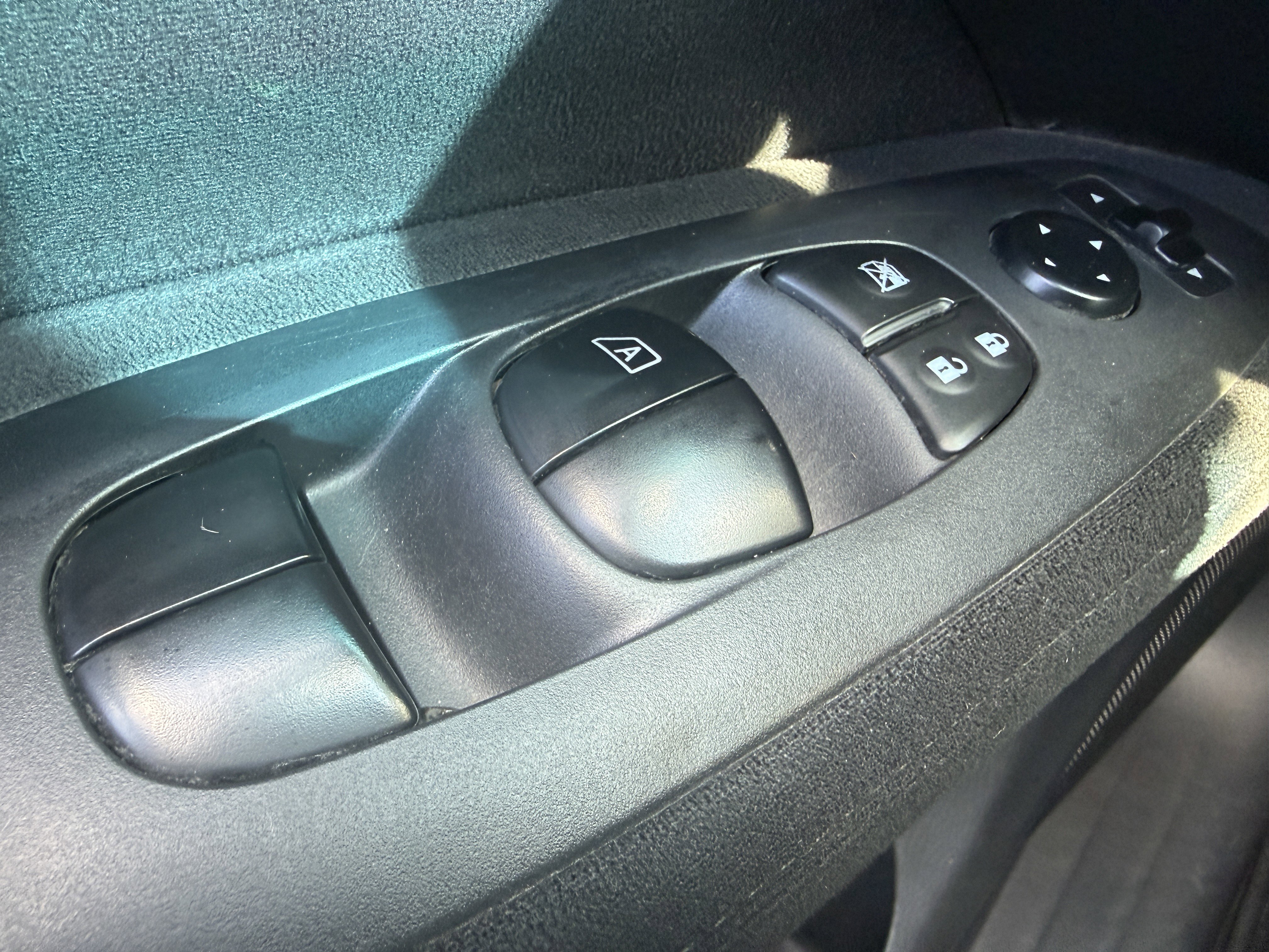 Used 2015 Nissan Pathfinder S image 35