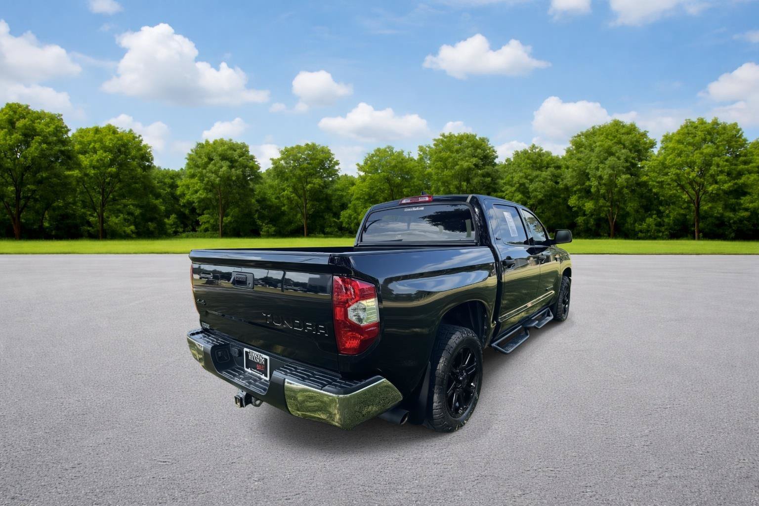 Used 2020 Toyota Tundra SR5 w/ SR5 Upgrade Package AWD/4WD image 4