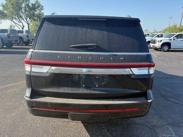 Used 2023 Lincoln Navigator L Reserve AWD/4WD image 3