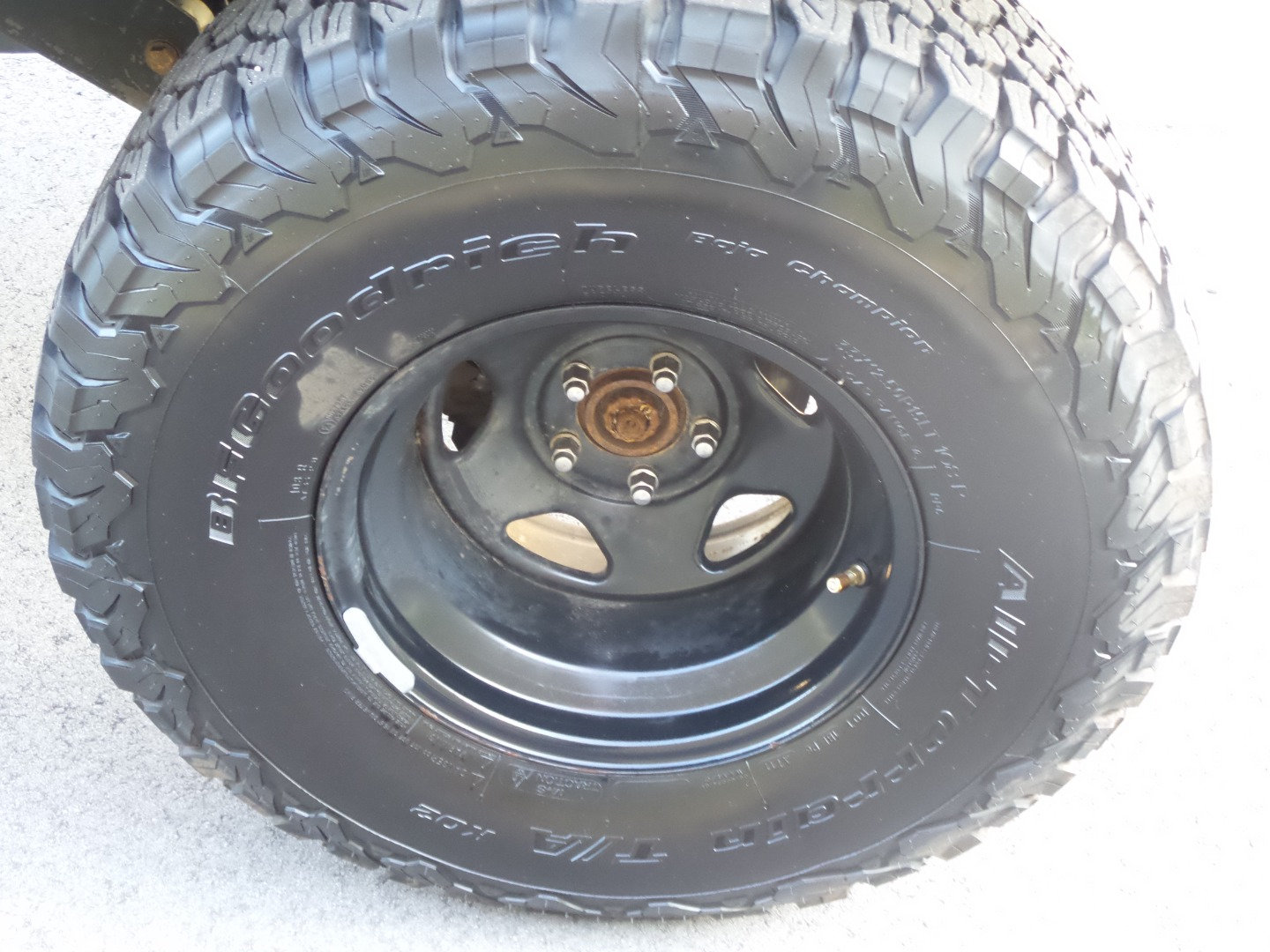 Used 2005 Jeep Wrangler Unlimited w/ Security Group AWD/4WD image 47